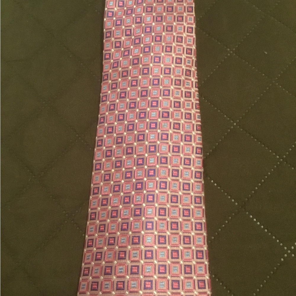 Countess Mara Tie